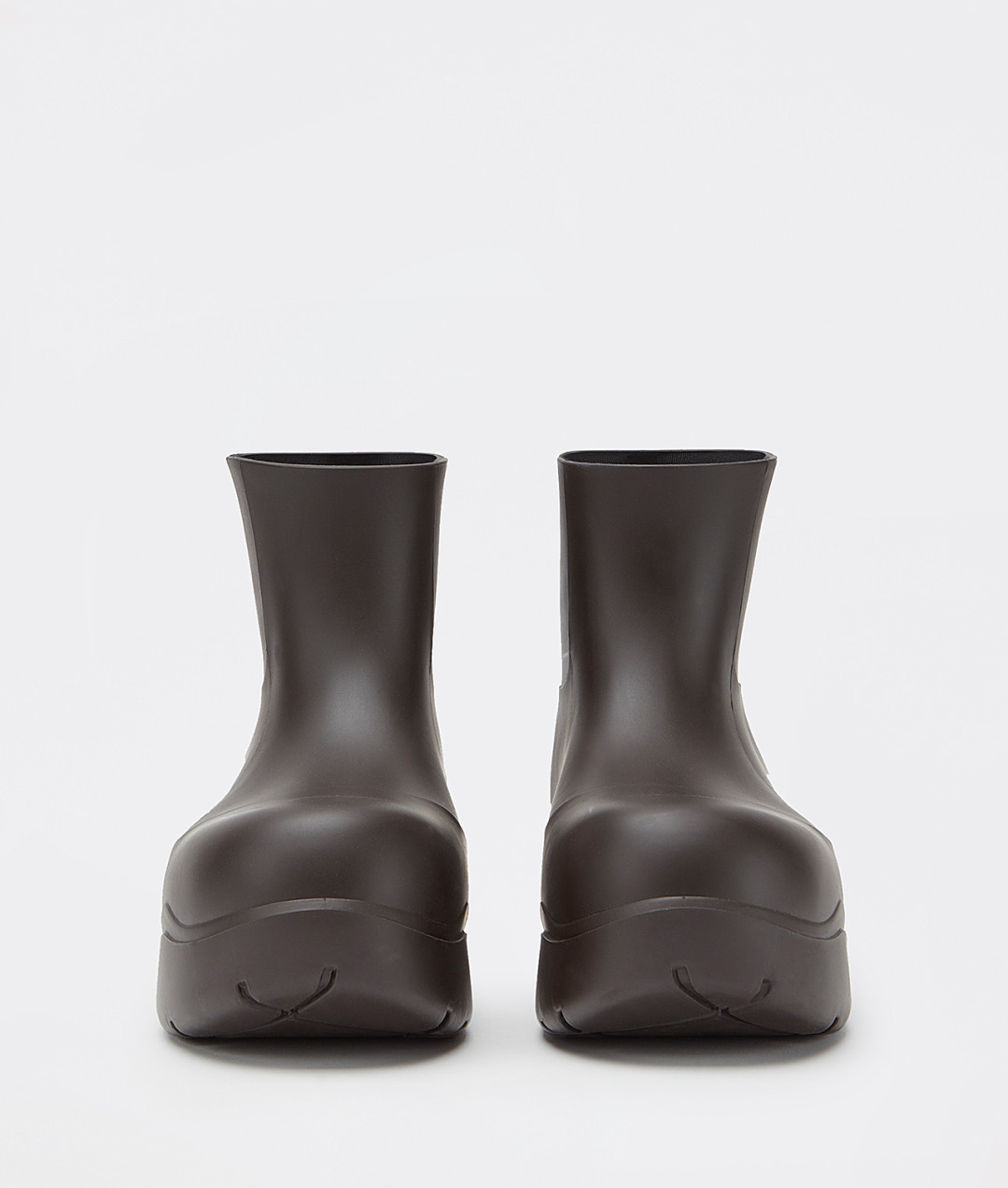 Покупка сезона: мультяшные резиновые ботинки Bottega Veneta